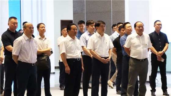 長沙市委常委、市委組織部部長張宏益一行調(diào)研國家網(wǎng)絡(luò)安全產(chǎn)業(yè)園區(qū)（長沙），并參觀我司布展的園區(qū)展示推廣中心項目